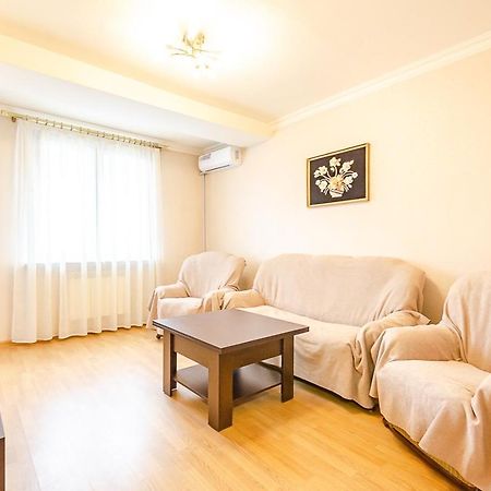 Excellent Apartment In The Center Of The Capital.Amiryan Yerevan Exterior photo